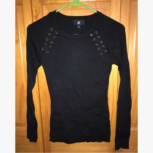 iZ Byer junior’s black knitted sweater